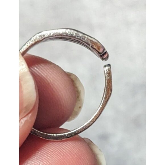 Gothic Skeleton Hand Silver Tone Fashion Ring Size 5 1/2 - Picture 14 of 14